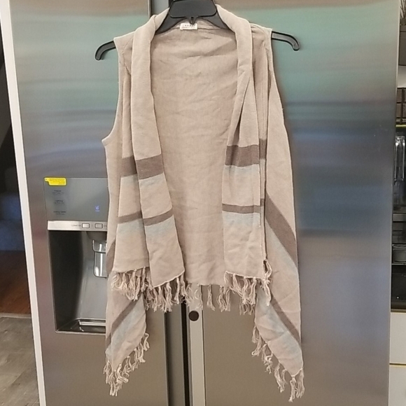 💕SOFT JOIE💕 Waterfall Draped Front Fringe Vest - Picture 1 of 10